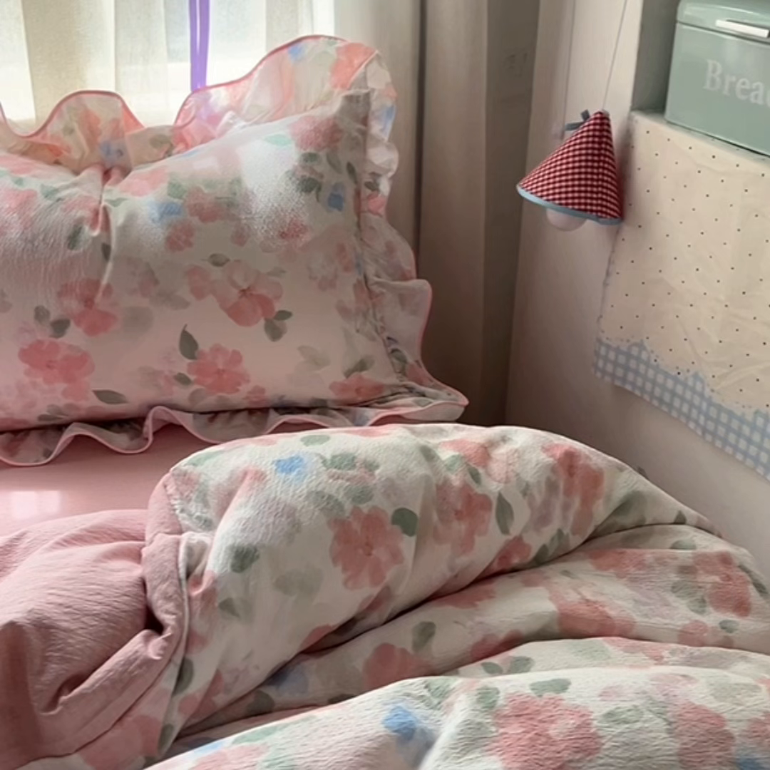 91家纺网 家纺一手货源 找家纺 睡美美家纺 2026新款皱皱纱肤感花边四件套 旧梦蔷薇