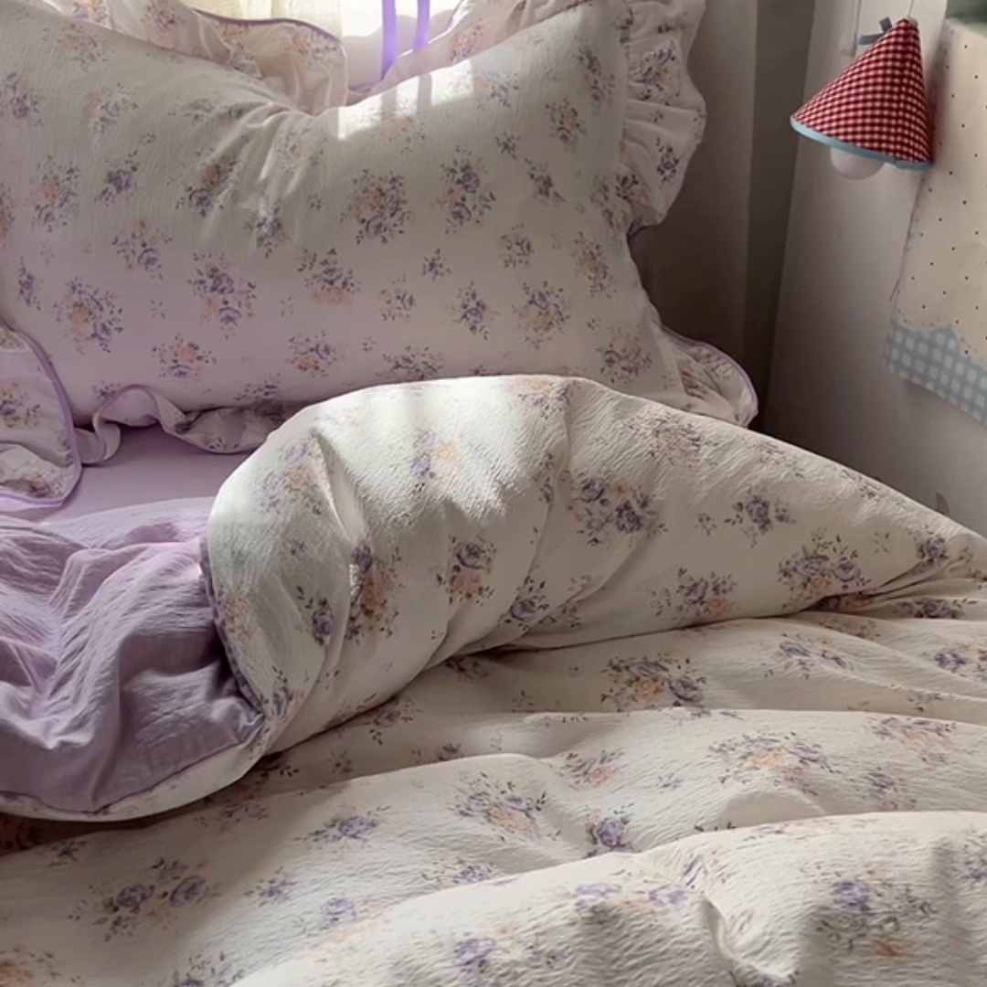 91家纺网 家纺一手货源 找家纺 睡美美家纺 2026新款皱皱纱肤感花边四件套 紫风铃