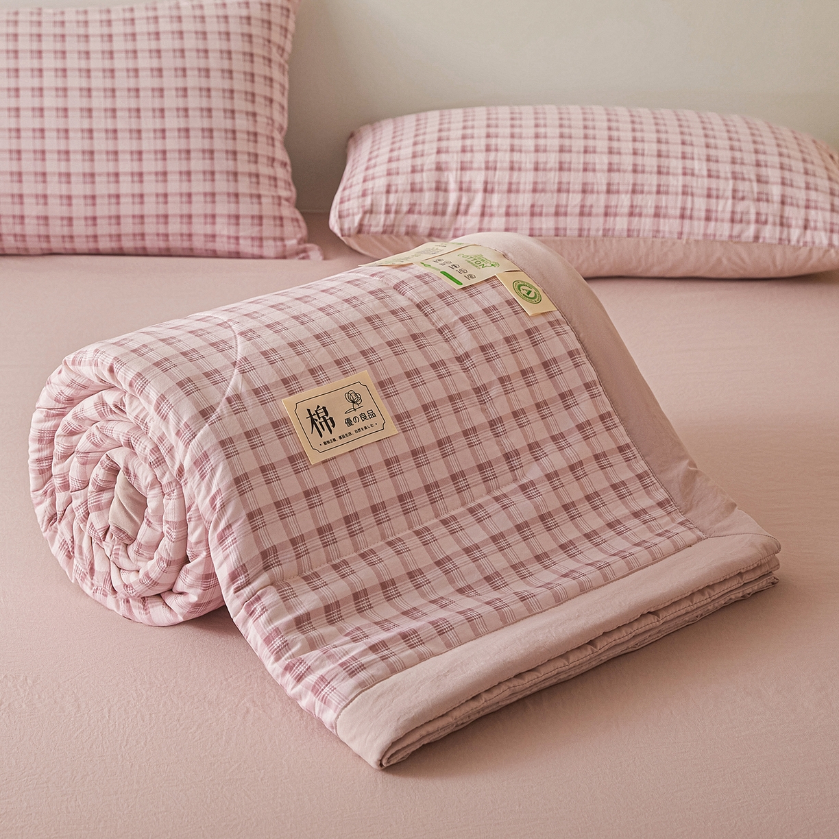 91家纺网 家纺一手货源 找家纺 寐眠 2026新款水洗棉花夏被夏凉被空调被 粉雾小格