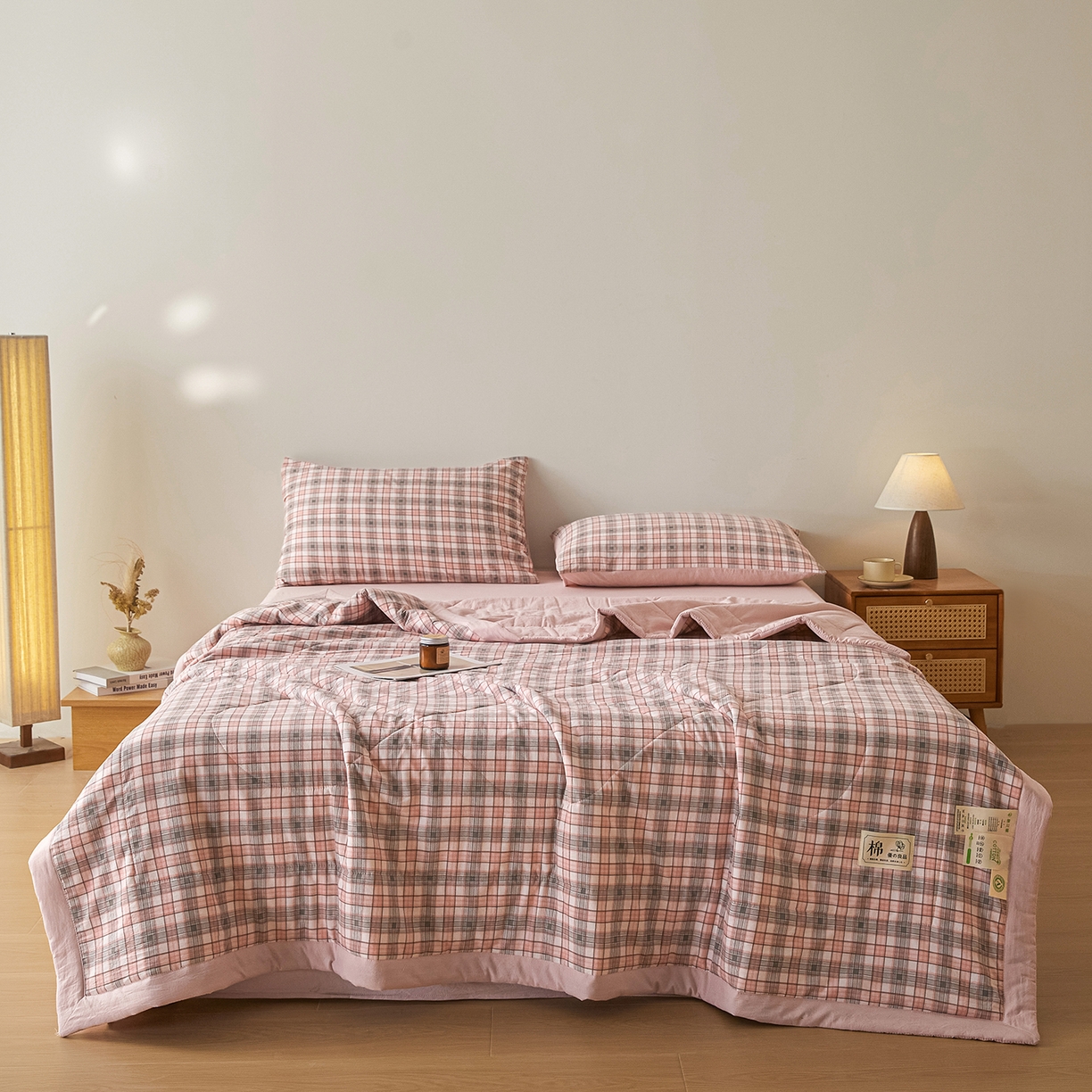 91家纺网 家纺一手货源 找家纺 寐眠 2026新款水洗棉花夏被夏凉被空调被 烟粉撞格