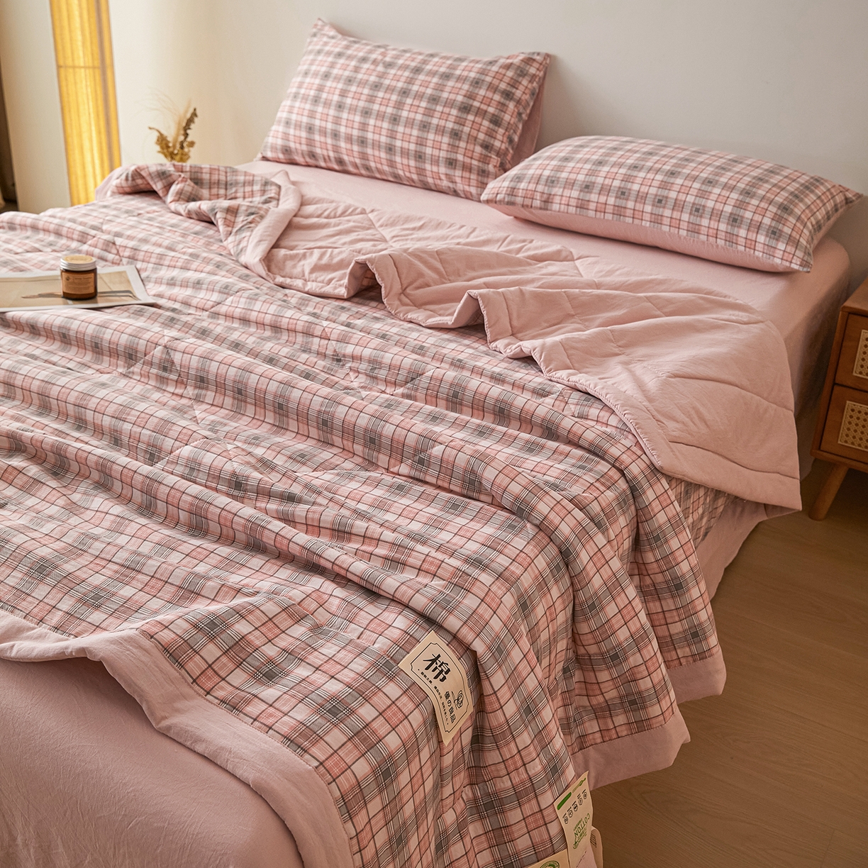 91家纺网 家纺一手货源 找家纺 寐眠 2026新款水洗棉花夏被夏凉被空调被 烟粉撞格