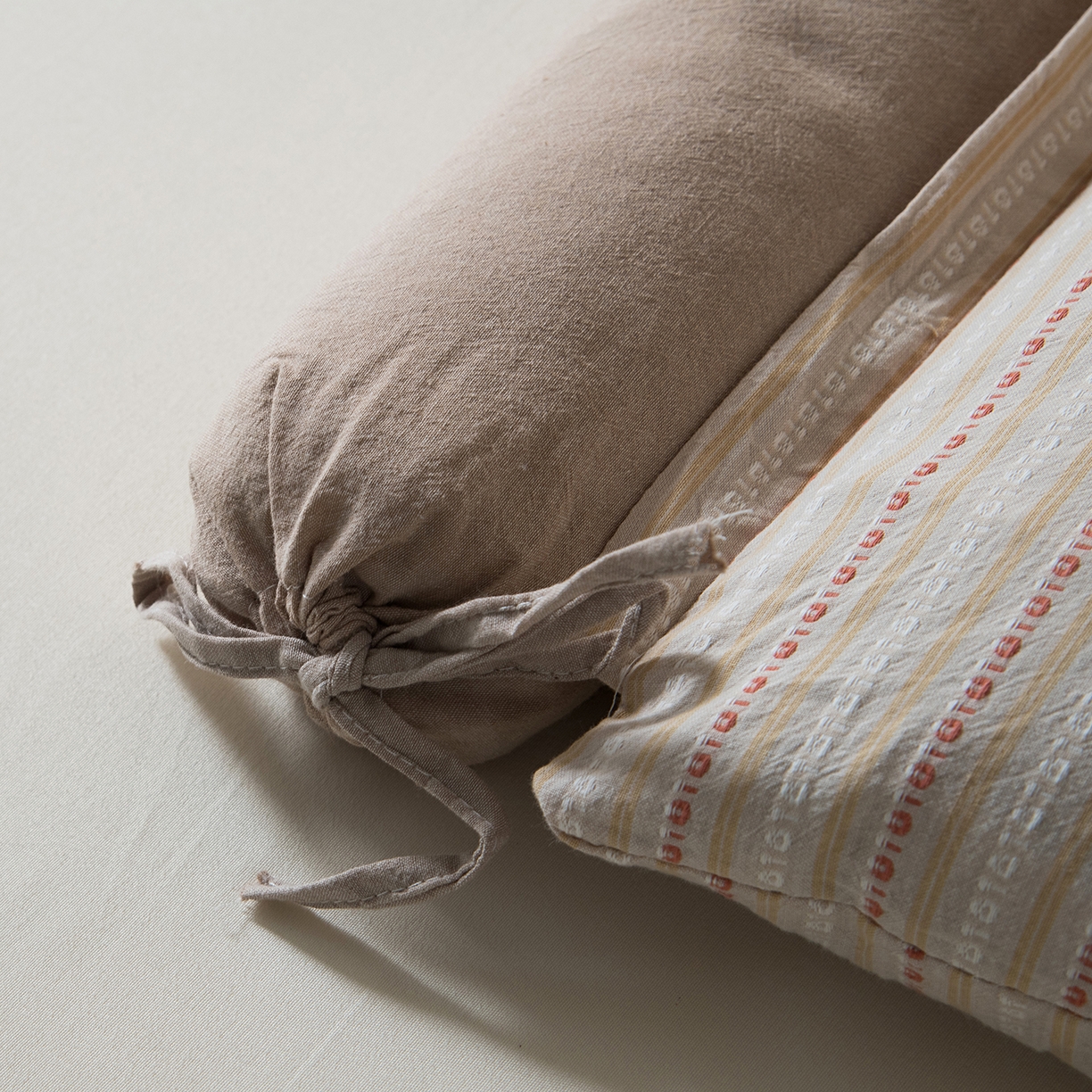 91家纺网 家纺一手货源 找家纺 莉迪娅 2026新款全棉立体条纹荞麦枕枕头枕芯 条纹粉