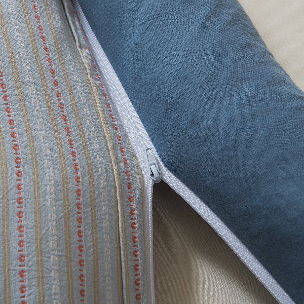 91家纺网 家纺一手货源 找家纺 莉迪娅 2026新款全棉立体条纹荞麦枕枕头枕芯 条纹蓝