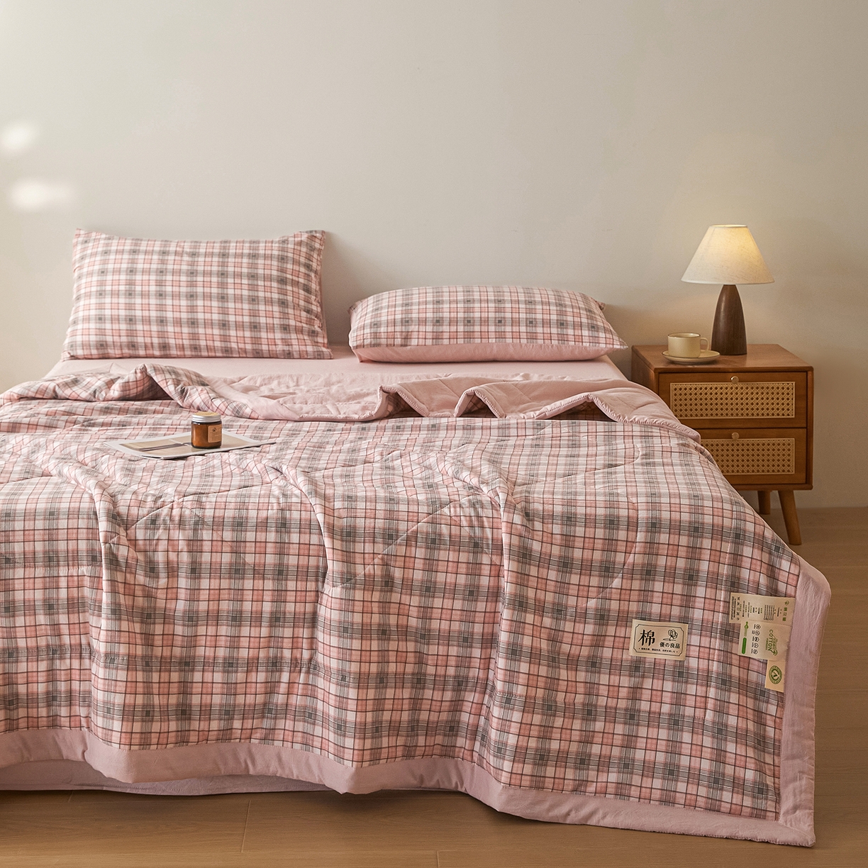 91家纺网 家纺一手货源 找家纺 寐眠 2026新款水洗棉花夏被夏凉被空调被 烟粉撞格