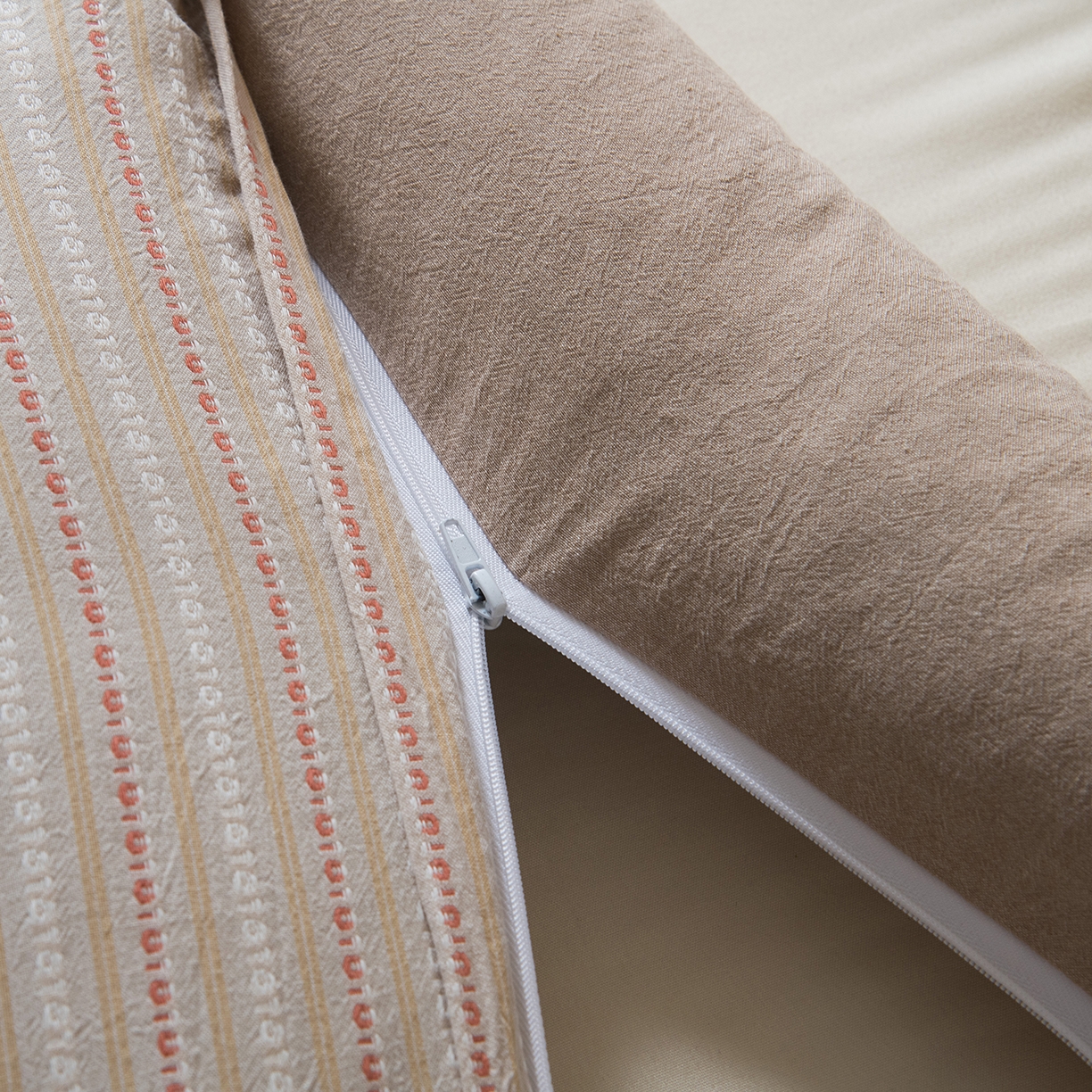 91家纺网 家纺一手货源 找家纺 （总）莉迪娅 2026新款全棉立体条纹荞麦枕枕头枕芯