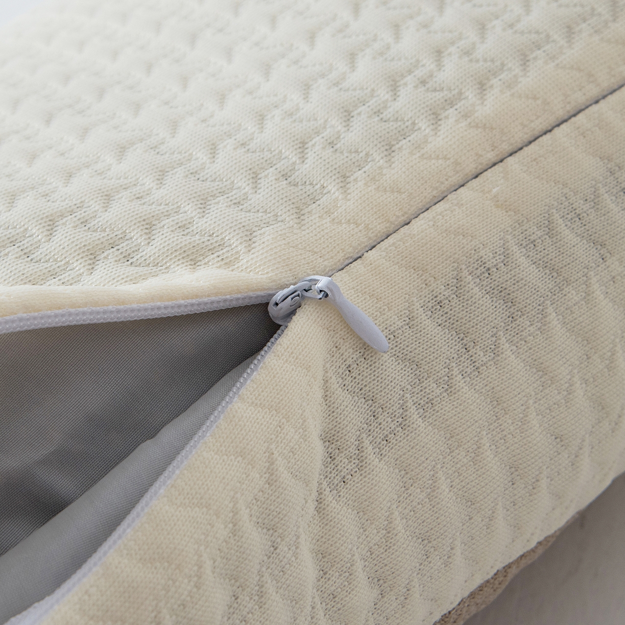 91家纺网 家纺一手货源 找家纺 莉迪娅 2026新款本草呵护针织棉荞麦护颈枕枕头枕芯 米白