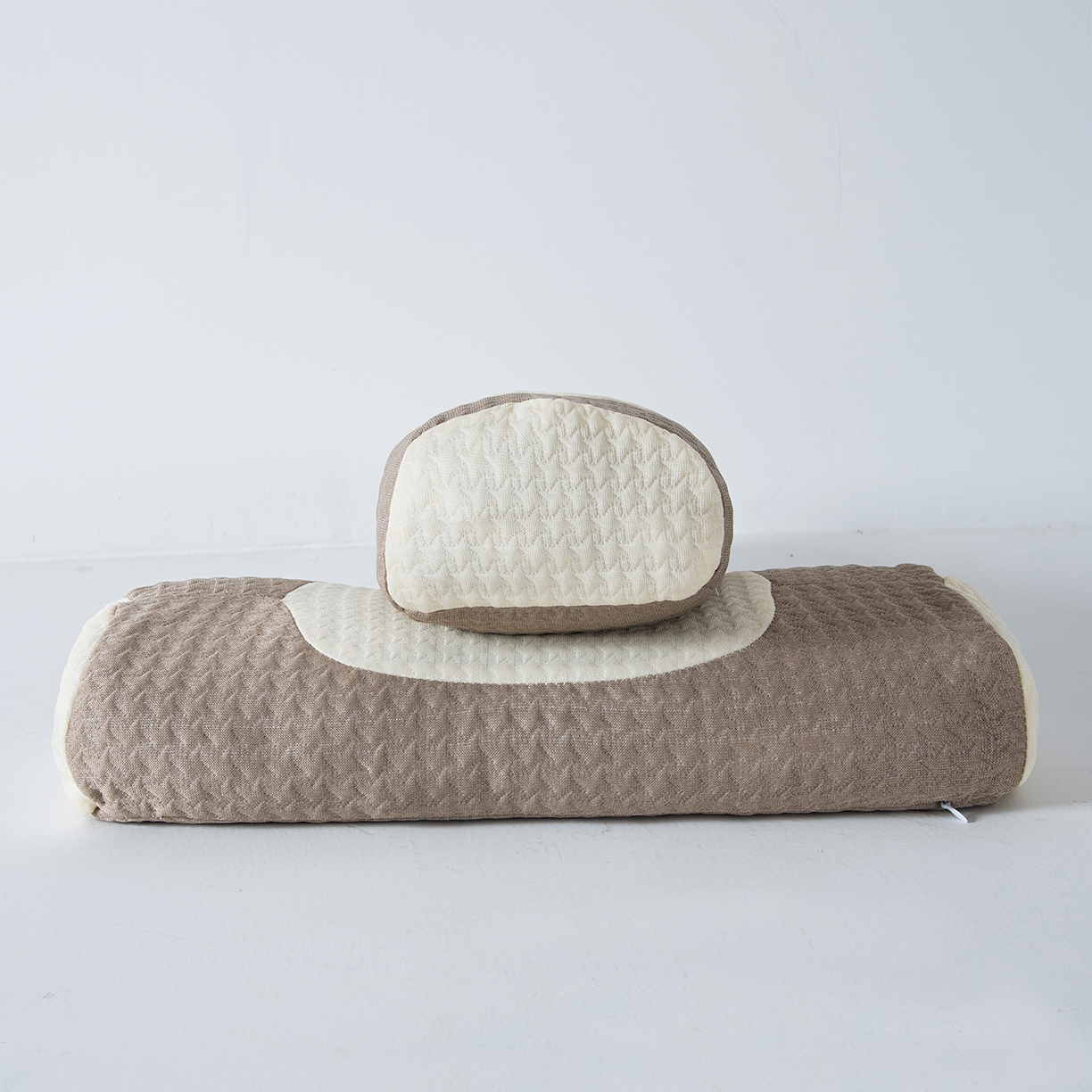 91家纺网 家纺一手货源 找家纺 莉迪娅 2026新款本草呵护针织棉荞麦护颈枕枕头枕芯 咖色