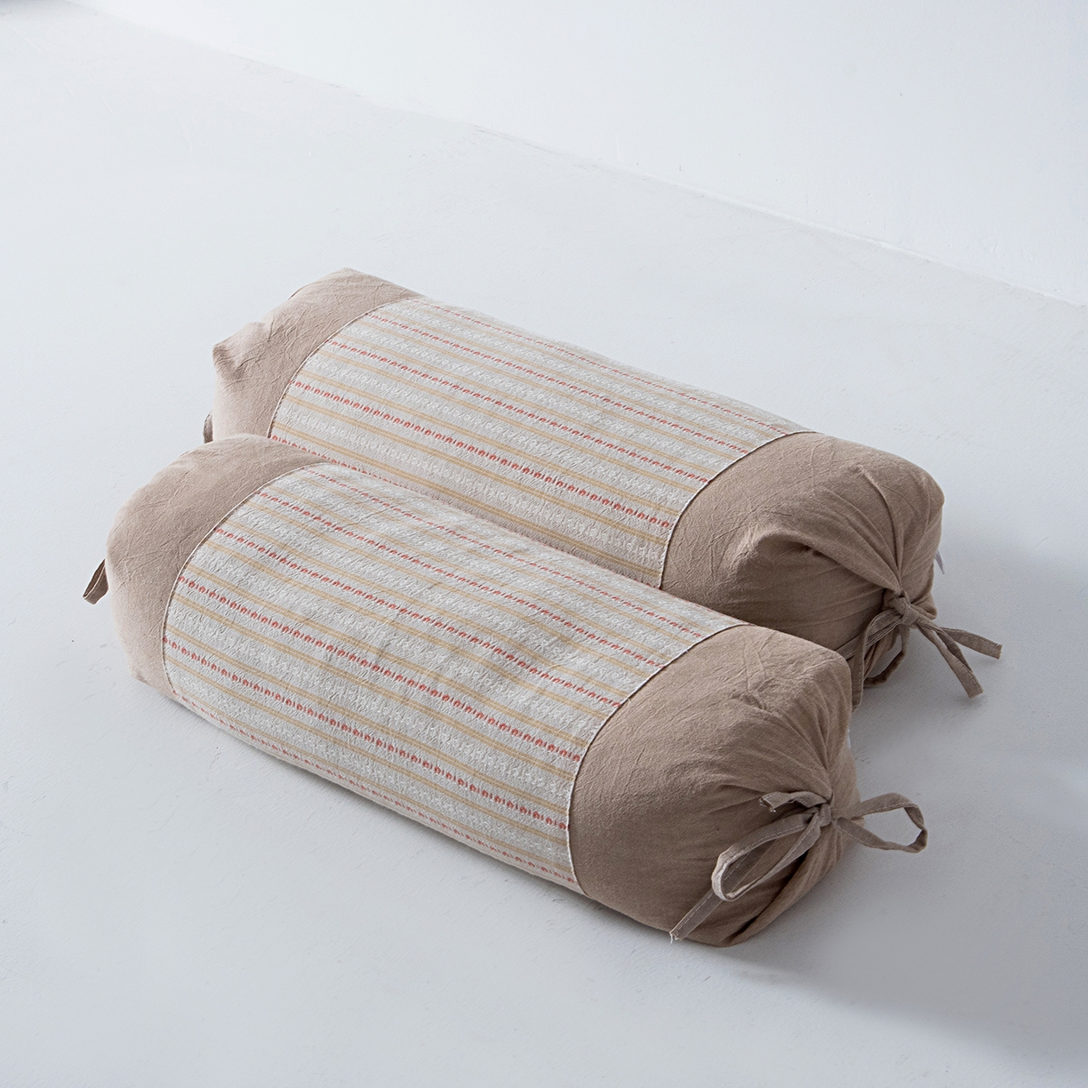 91家纺网 家纺一手货源 找家纺 （总）莉迪娅 2026新款全棉立体条纹荞麦糖果枕枕头枕芯