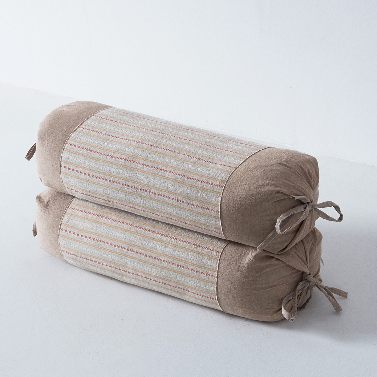 91家纺网 家纺一手货源 找家纺 （总）莉迪娅 2026新款全棉立体条纹荞麦糖果枕枕头枕芯