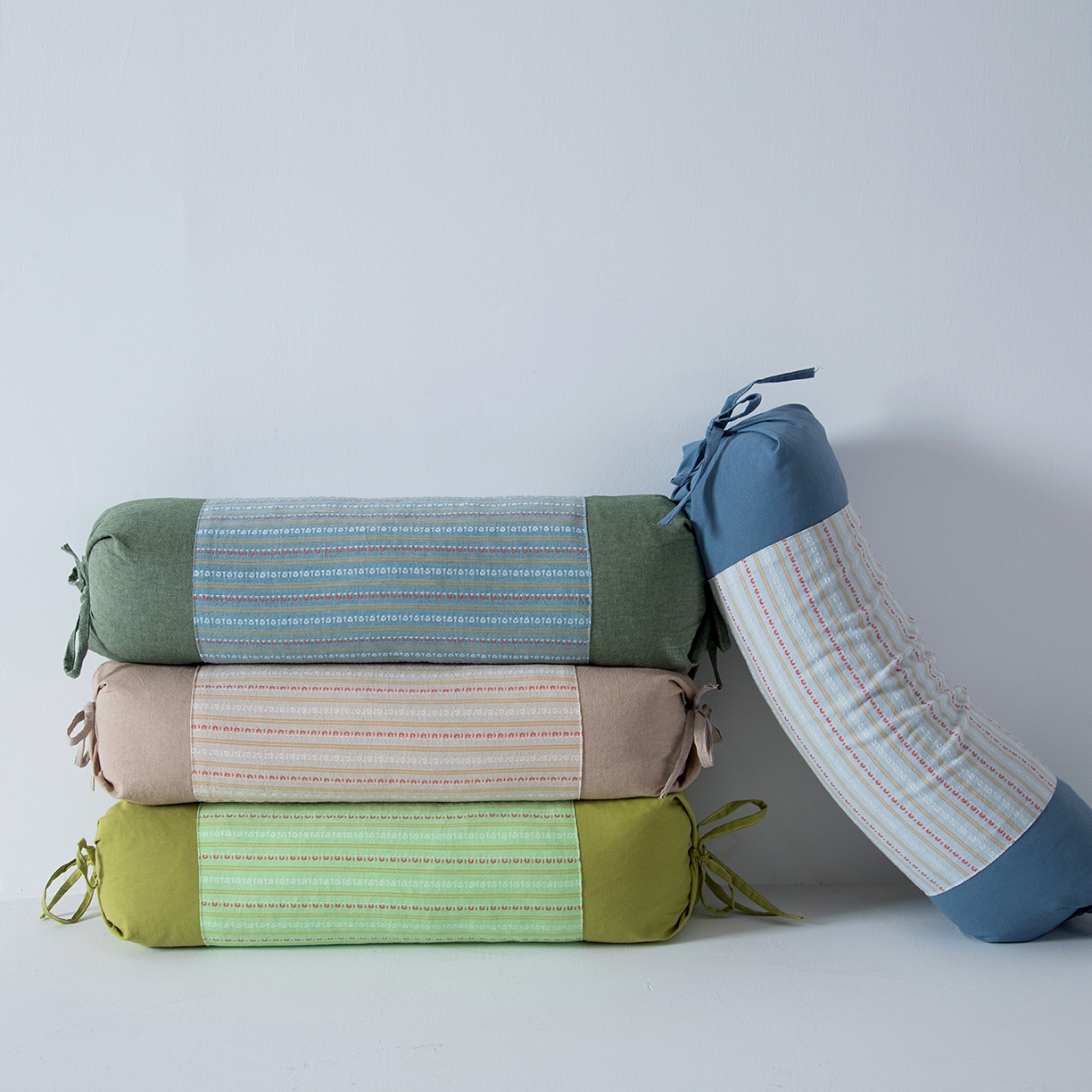 91家纺网 家纺一手货源 找家纺 （总）莉迪娅 2026新款全棉立体条纹荞麦糖果枕枕头枕芯