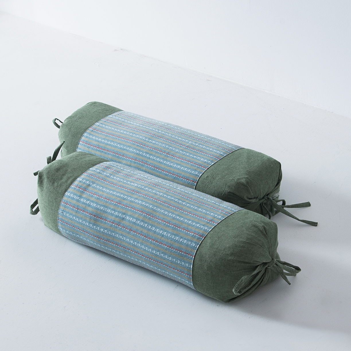 91家纺网 家纺一手货源 找家纺 莉迪娅 2026新款全棉立体条纹荞麦糖果枕枕头枕芯 糖果枕-绿灰