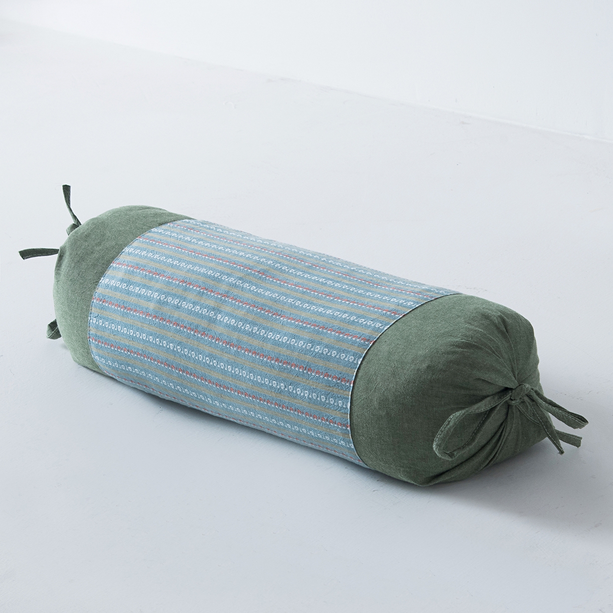 91家纺网 家纺一手货源 找家纺 莉迪娅 2026新款全棉立体条纹荞麦糖果枕枕头枕芯 糖果枕-绿灰