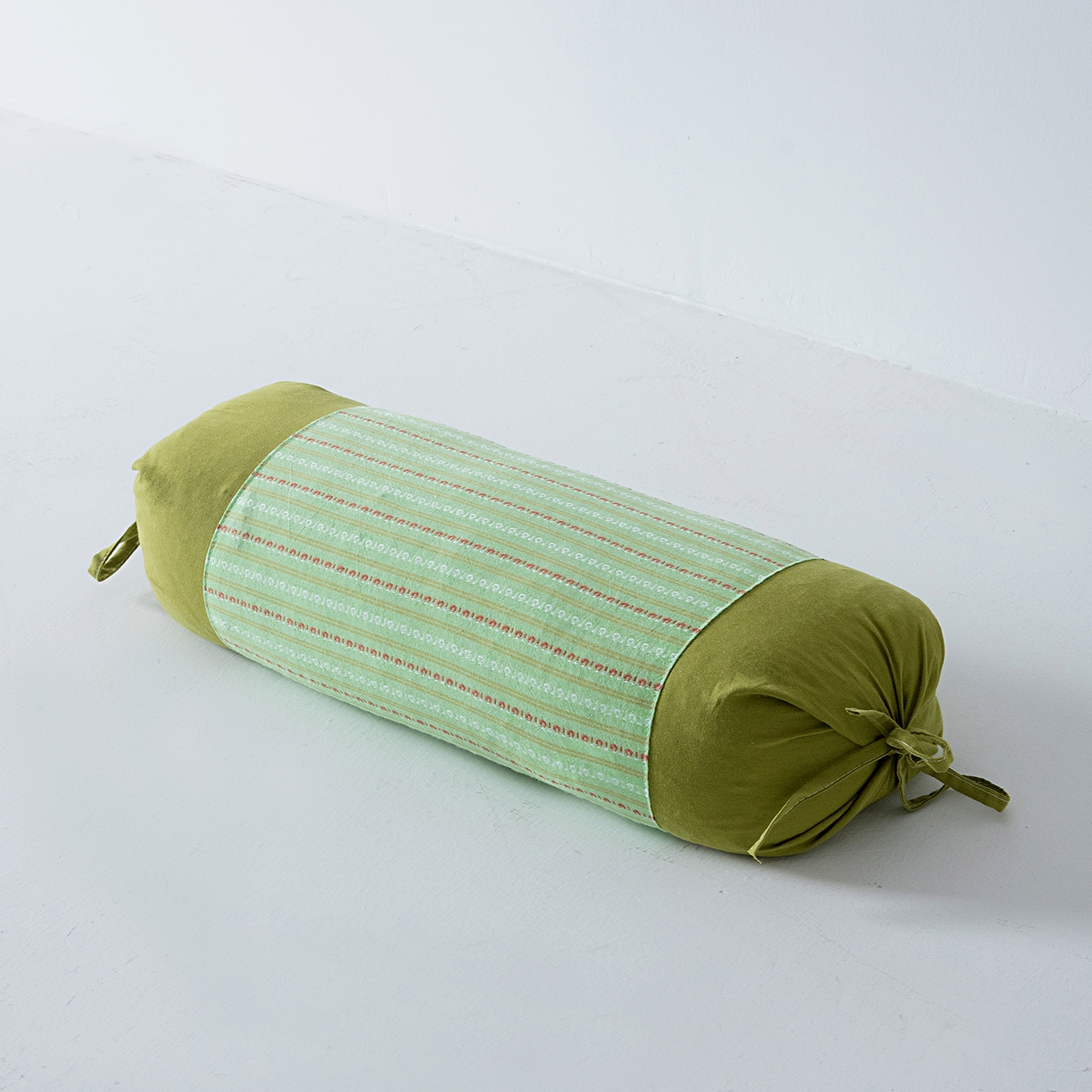 91家纺网 家纺一手货源 找家纺 莉迪娅 2026新款全棉立体条纹荞麦糖果枕枕头枕芯 糖果枕-果绿