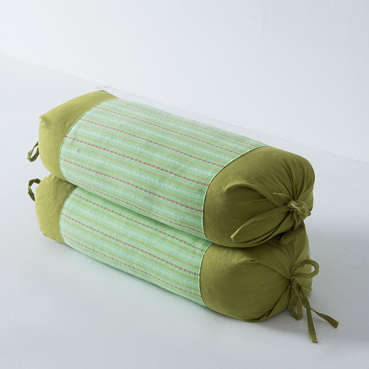 91家纺网 家纺一手货源 找家纺 莉迪娅 2026新款全棉立体条纹荞麦糖果枕枕头枕芯 糖果枕-果绿