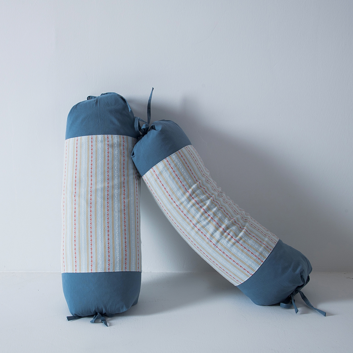 91家纺网 家纺一手货源 找家纺 莉迪娅 2026新款全棉立体条纹荞麦糖果枕枕头枕芯 糖果枕-蓝