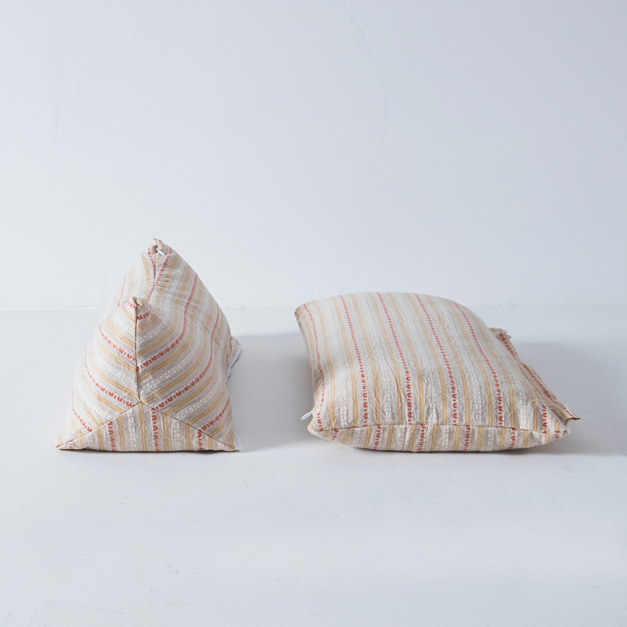 91家纺网 家纺一手货源 找家纺 莉迪娅 2026新款三角牵引组合荞麦枕枕头枕芯 三角枕-咖