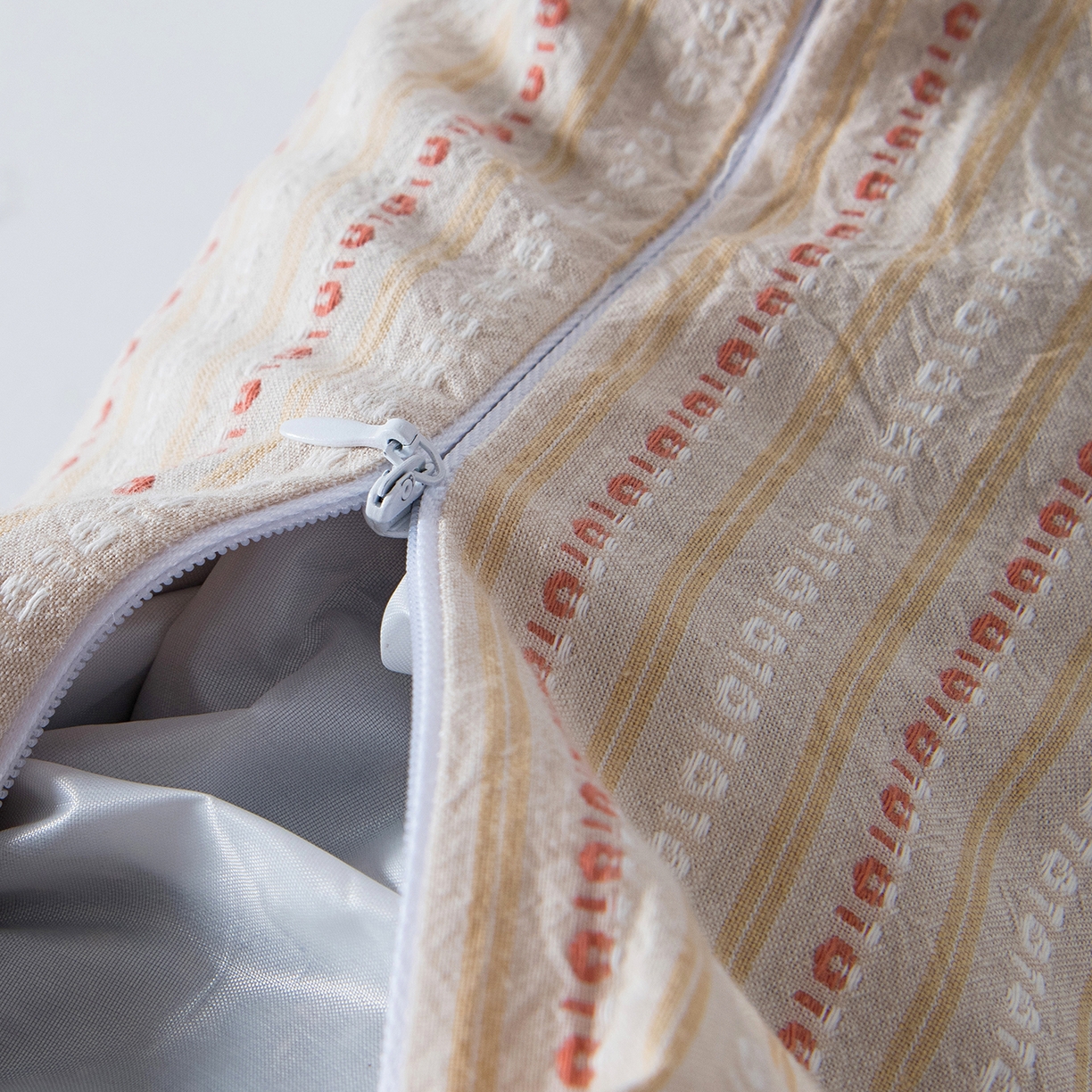 91家纺网 家纺一手货源 找家纺 莉迪娅 2026新款三角牵引组合荞麦枕枕头枕芯 三角枕-咖