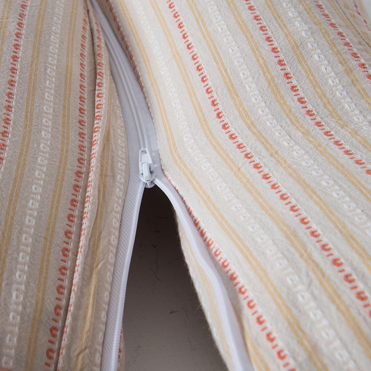 91家纺网 家纺一手货源 找家纺 莉迪娅 2026新款三角牵引组合荞麦枕枕头枕芯 三角枕-咖