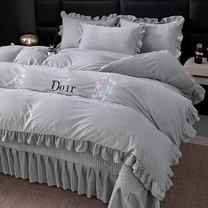 91家纺网 家纺一手货源 找家纺 （总）莉迪娅 2026新款宝宝绒绣花床盖四件套婴儿绒纯色牛奶绒-Do系列