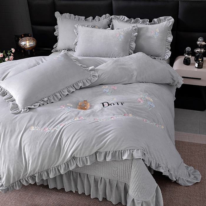 91家纺网 家纺一手货源 找家纺 （总）莉迪娅 2026新款宝宝绒绣花床盖四件套婴儿绒纯色牛奶绒-Do系列