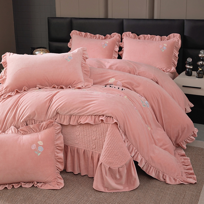 91家纺网 家纺一手货源 找家纺 莉迪娅 2026新款宝宝绒绣花床盖四件套婴儿绒纯色牛奶绒-Do系列 Do-玉色