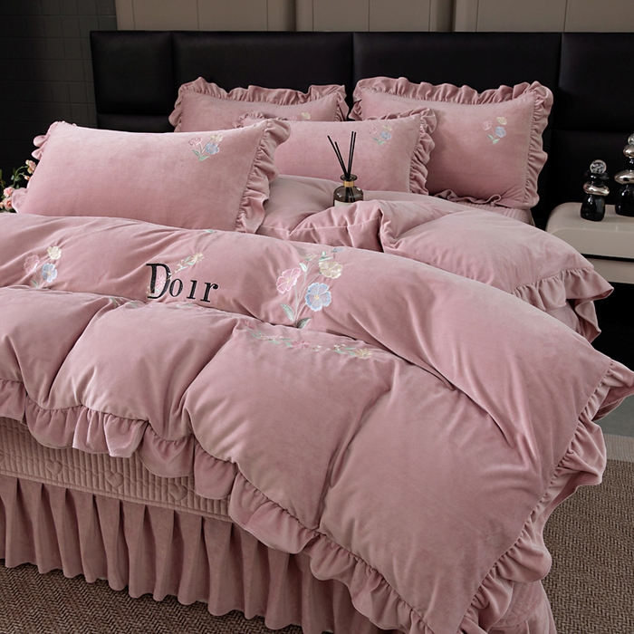 91家纺网 家纺一手货源 找家纺 莉迪娅 2026新款宝宝绒绣花床盖四件套婴儿绒纯色牛奶绒-Do系列 Do-豆沙