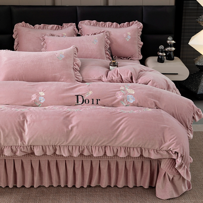 91家纺网 家纺一手货源 找家纺 莉迪娅 2026新款宝宝绒绣花床盖四件套婴儿绒纯色牛奶绒-Do系列 Do-豆沙