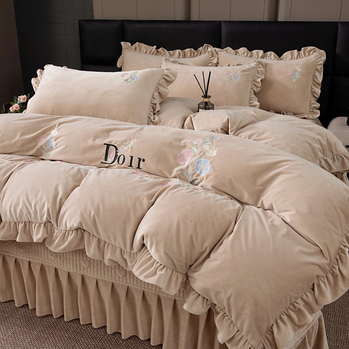 91家纺网 家纺一手货源 找家纺 莉迪娅 2026新款宝宝绒绣花床盖四件套婴儿绒纯色牛奶绒-Do系列 Do-香槟