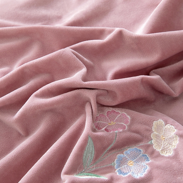 91家纺网 家纺一手货源 找家纺 莉迪娅 2026新款宝宝绒绣花床盖四件套婴儿绒纯色牛奶绒-Do系列 Do-豆沙