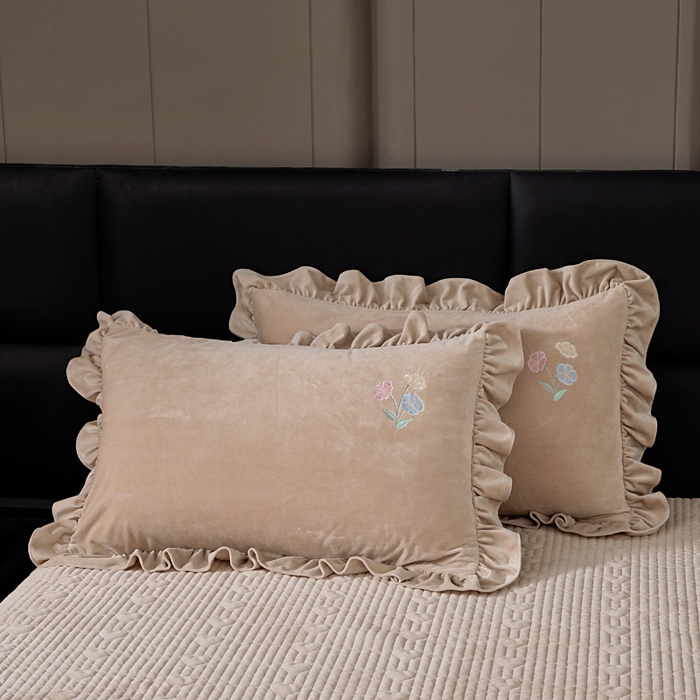 91家纺网 家纺一手货源 找家纺 莉迪娅 2026新款宝宝绒绣花床盖四件套婴儿绒纯色牛奶绒-Do系列 Do-香槟