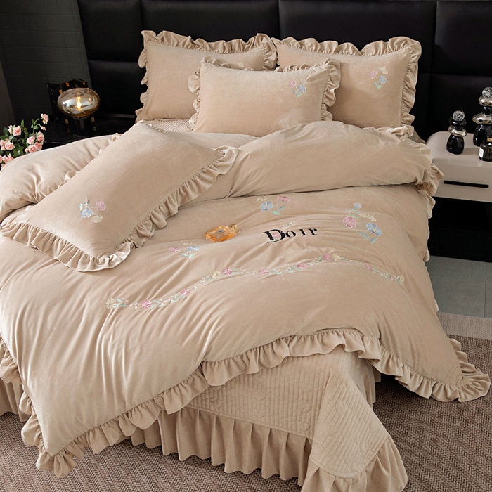 91家纺网 家纺一手货源 找家纺 莉迪娅 2026新款宝宝绒绣花床盖四件套婴儿绒纯色牛奶绒-Do系列 Do-香槟