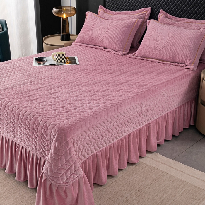 91家纺网 家纺一手货源 找家纺 （总）莉迪娅 2026新款立体雕花牛奶绒床盖四件套-轻奢花语