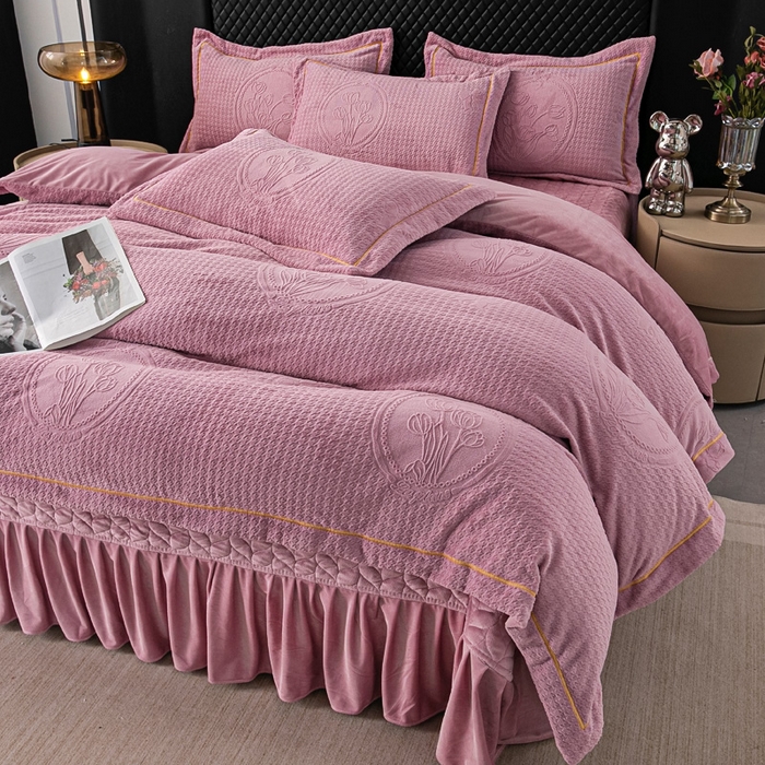 91家纺网 家纺一手货源 找家纺 莉迪娅 2026新款立体雕花牛奶绒床盖四件套-轻奢花语 轻奢花语-豆沙