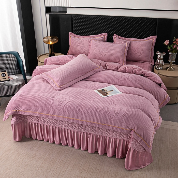 91家纺网 家纺一手货源 找家纺 莉迪娅 2026新款立体雕花牛奶绒床盖四件套-轻奢花语 轻奢花语-豆沙