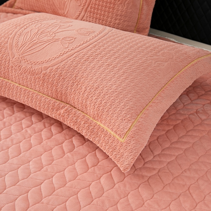 91家纺网 家纺一手货源 找家纺 莉迪娅 2026新款立体雕花牛奶绒床盖四件套-轻奢花语 轻奢花语-橘色