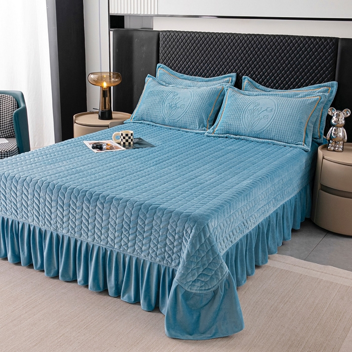 91家纺网 家纺一手货源 找家纺 莉迪娅 2026新款立体雕花牛奶绒床盖四件套-轻奢花语 轻奢花语-蓝色