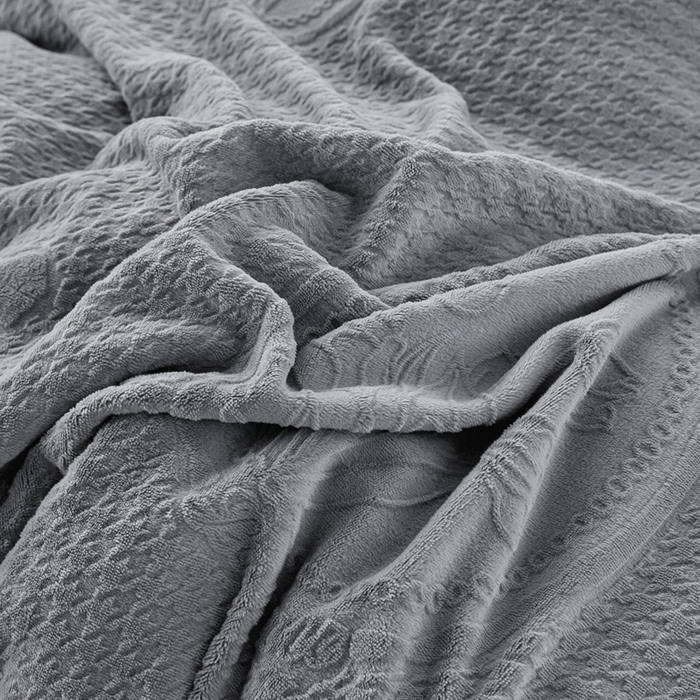 91家纺网 家纺一手货源 找家纺 莉迪娅 2026新款立体雕花牛奶绒床盖四件套-轻奢花语 轻奢花语-深灰