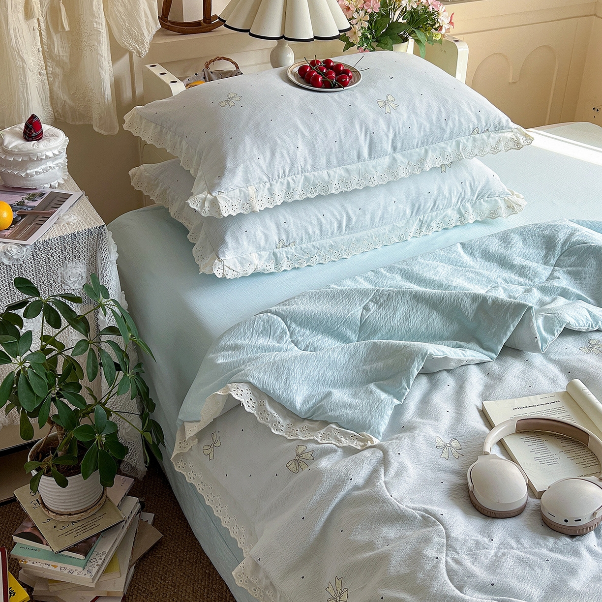 91家纺网 家纺一手货源 找家纺 瑞禾家纺 2026新款彩色花边木棉皱皱纱夏被四件套 初心蓝