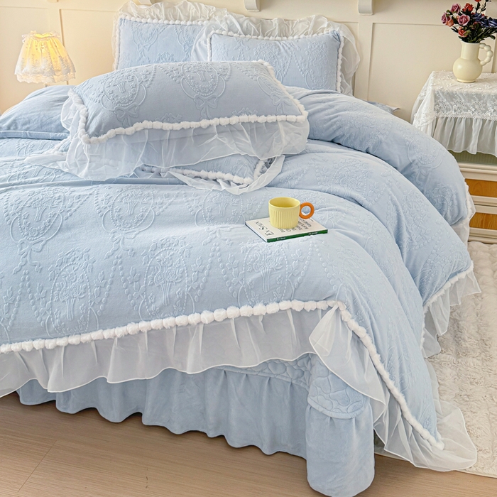 （总）莉迪娅 2026新款230克全消光立体雕花牛奶绒夹棉床盖四件套法式大花边兔毛绒毛球加棉加厚保暖三四件套-唯爱