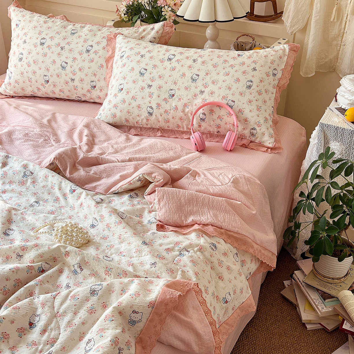 91家纺网 家纺一手货源 找家纺 瑞禾家纺 2026新款彩色花边木棉皱皱纱夏被四件套 奶芙喵