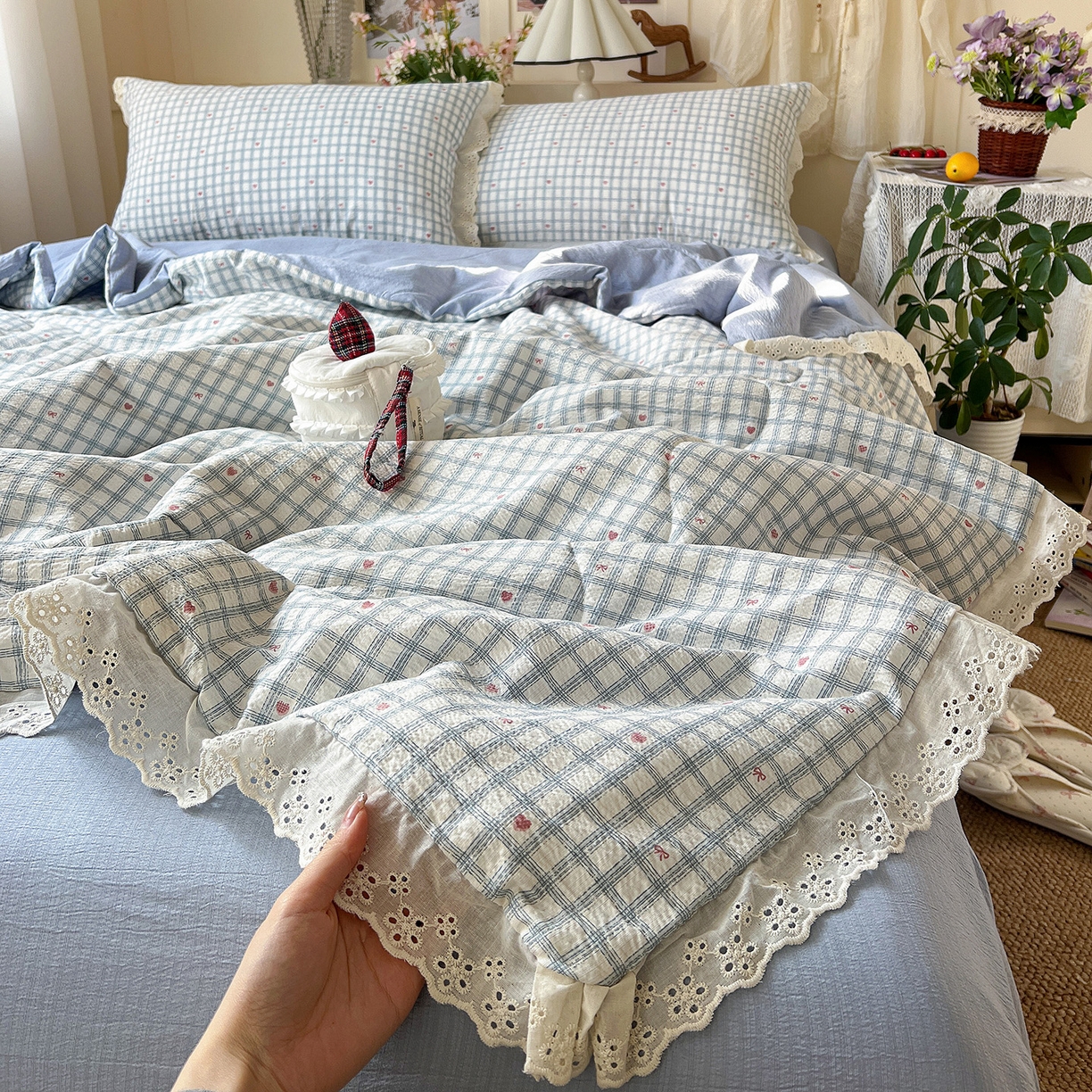 91家纺网 家纺一手货源 找家纺 瑞禾家纺 2026新款彩色花边木棉皱皱纱夏被四件套 甜心格格