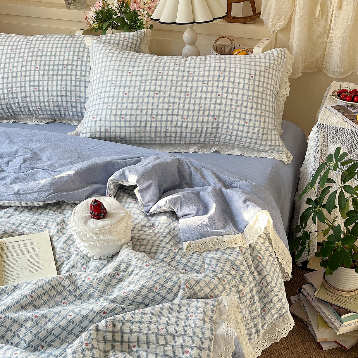 91家纺网 家纺一手货源 找家纺 瑞禾家纺 2026新款彩色花边木棉皱皱纱夏被四件套 甜心格格