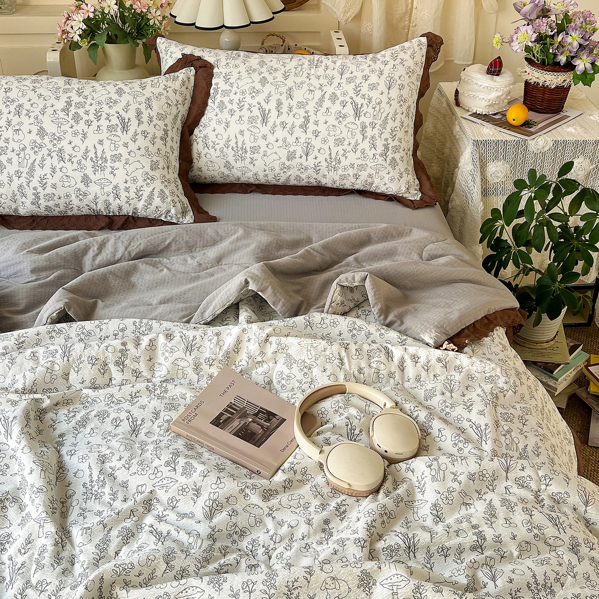 91家纺网 家纺一手货源 找家纺 瑞禾家纺 2026新款彩色花边木棉皱皱纱夏被四件套 野餐兔