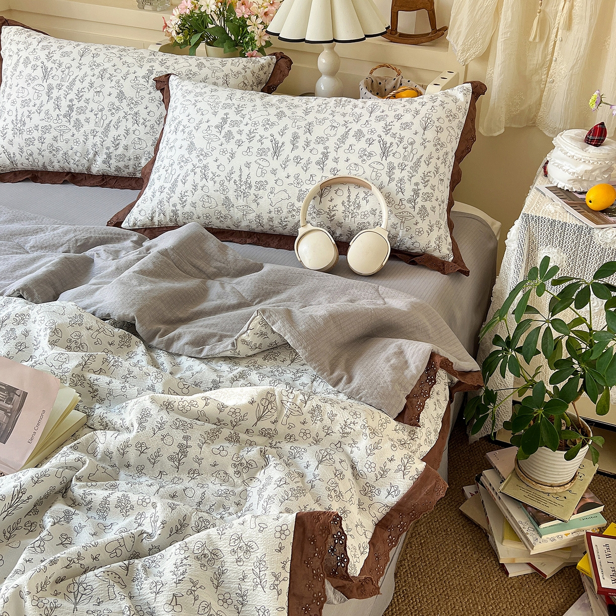 91家纺网 家纺一手货源 找家纺 瑞禾家纺 2026新款彩色花边木棉皱皱纱夏被四件套 野餐兔