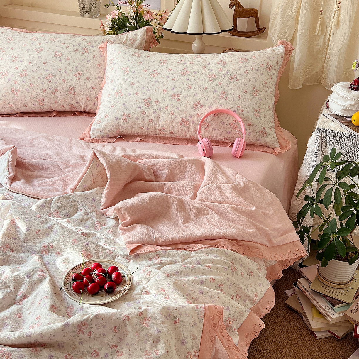 91家纺网 家纺一手货源 找家纺 瑞禾家纺 2026新款彩色花边木棉皱皱纱夏被四件套 樱花季