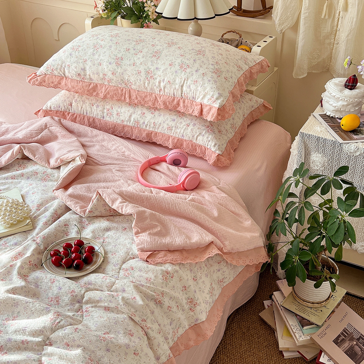 91家纺网 家纺一手货源 找家纺 瑞禾家纺 2026新款彩色花边木棉皱皱纱夏被四件套 樱花季