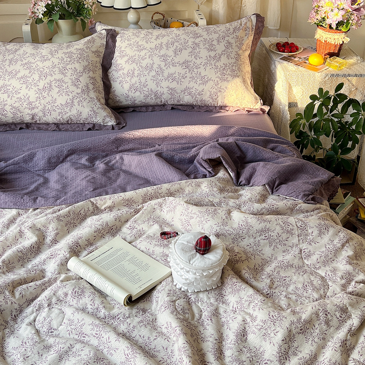 91家纺网 家纺一手货源 找家纺 瑞禾家纺 2026新款彩色花边木棉皱皱纱夏被四件套 紫烟