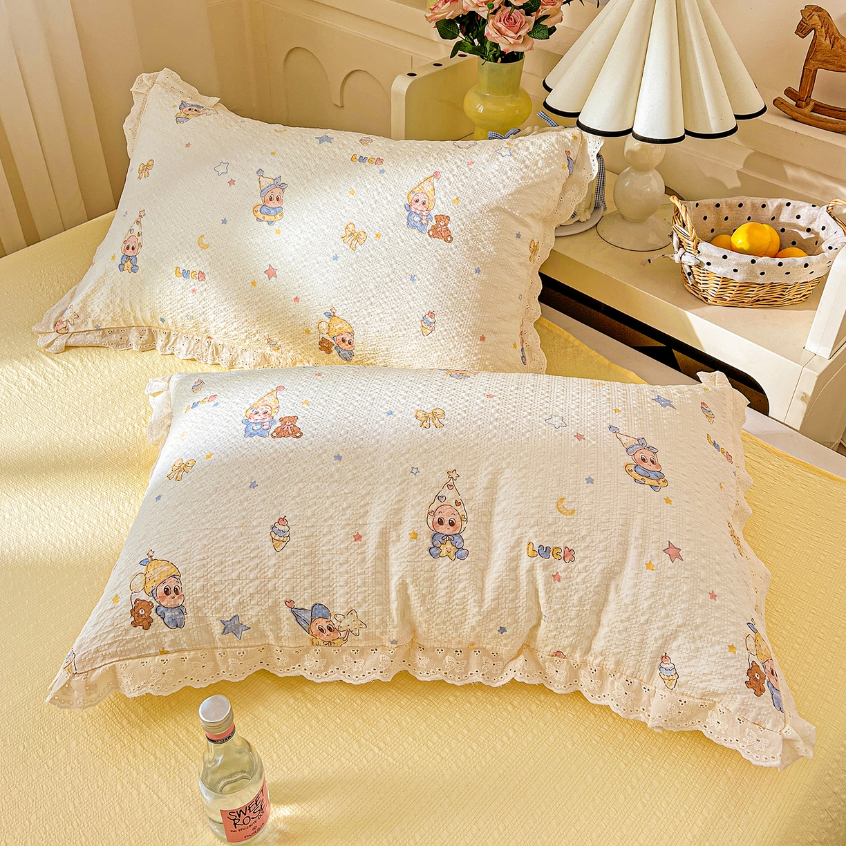 91家纺网 家纺一手货源 找家纺 瑞禾家纺 2026新款泡芙纱花边四件套 捕梦星人 - 黄