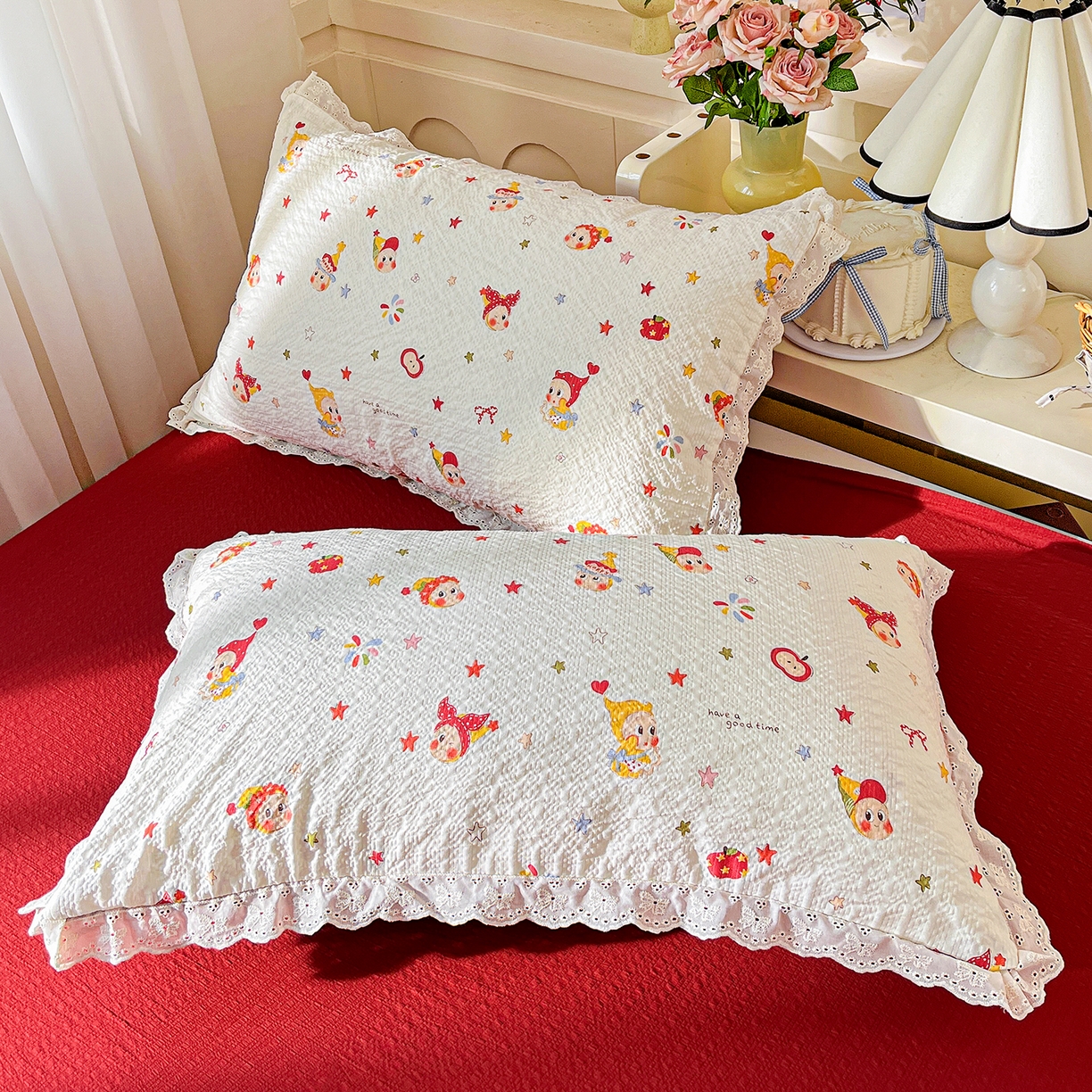 91家纺网 家纺一手货源 找家纺 瑞禾家纺 2026新款泡芙纱花边四件套 捕梦星人 - 红