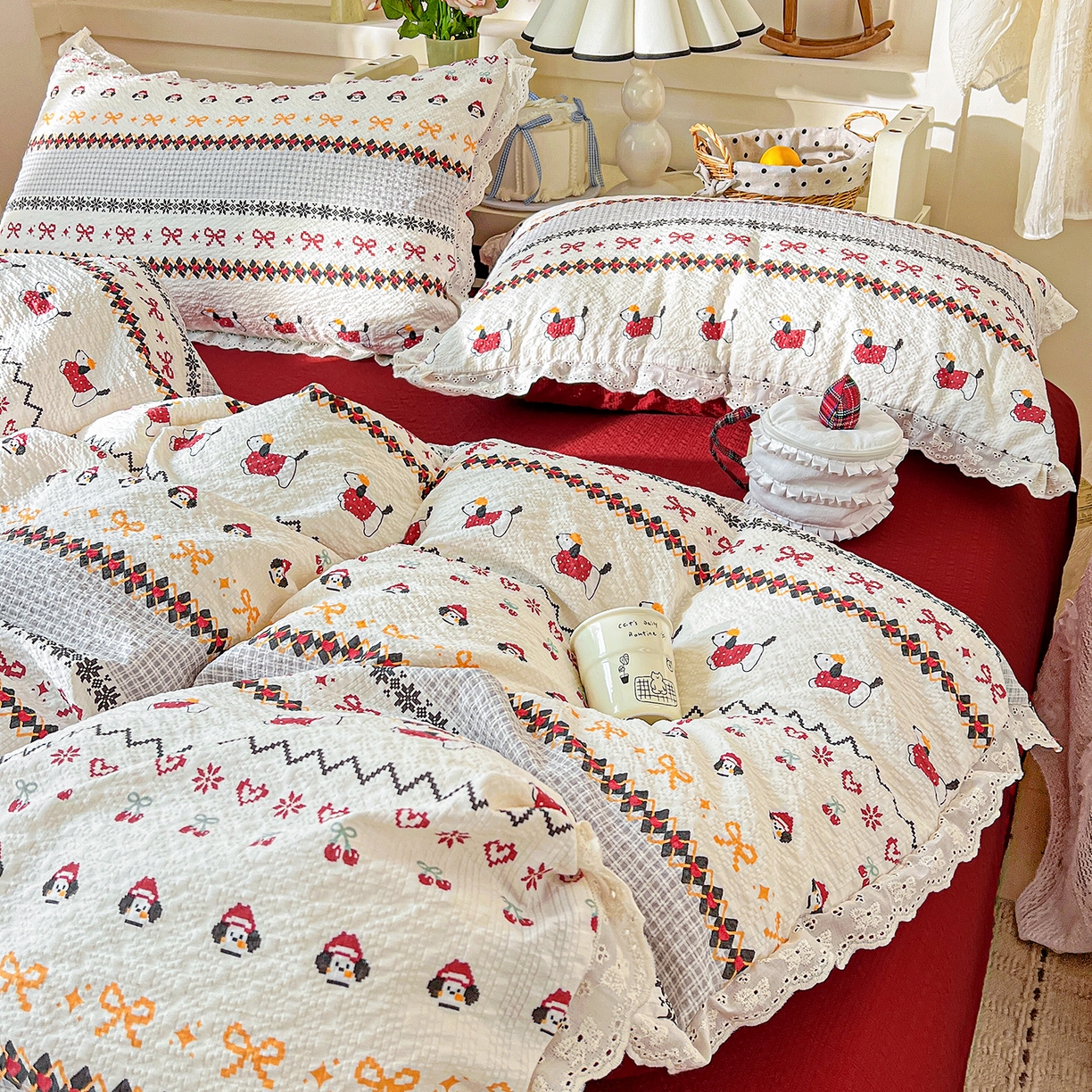 91家纺网 家纺一手货源 找家纺 瑞禾家纺 2026新款泡芙纱花边四件套 费尔岛狗狗